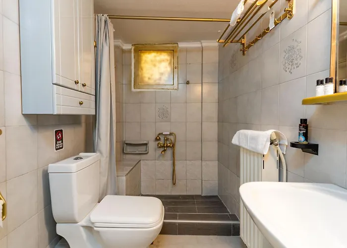 Neoclassico No4, Center 2bd Apartment *